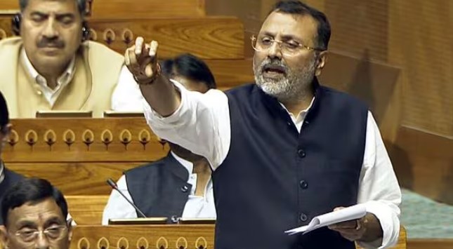 सांसद निशिकांत दुबे ने कहा, ''देश में धार्मिक युद्ध भड़काने के लिए सुप्रीम कोर्ट जिम्मेदार है। mint